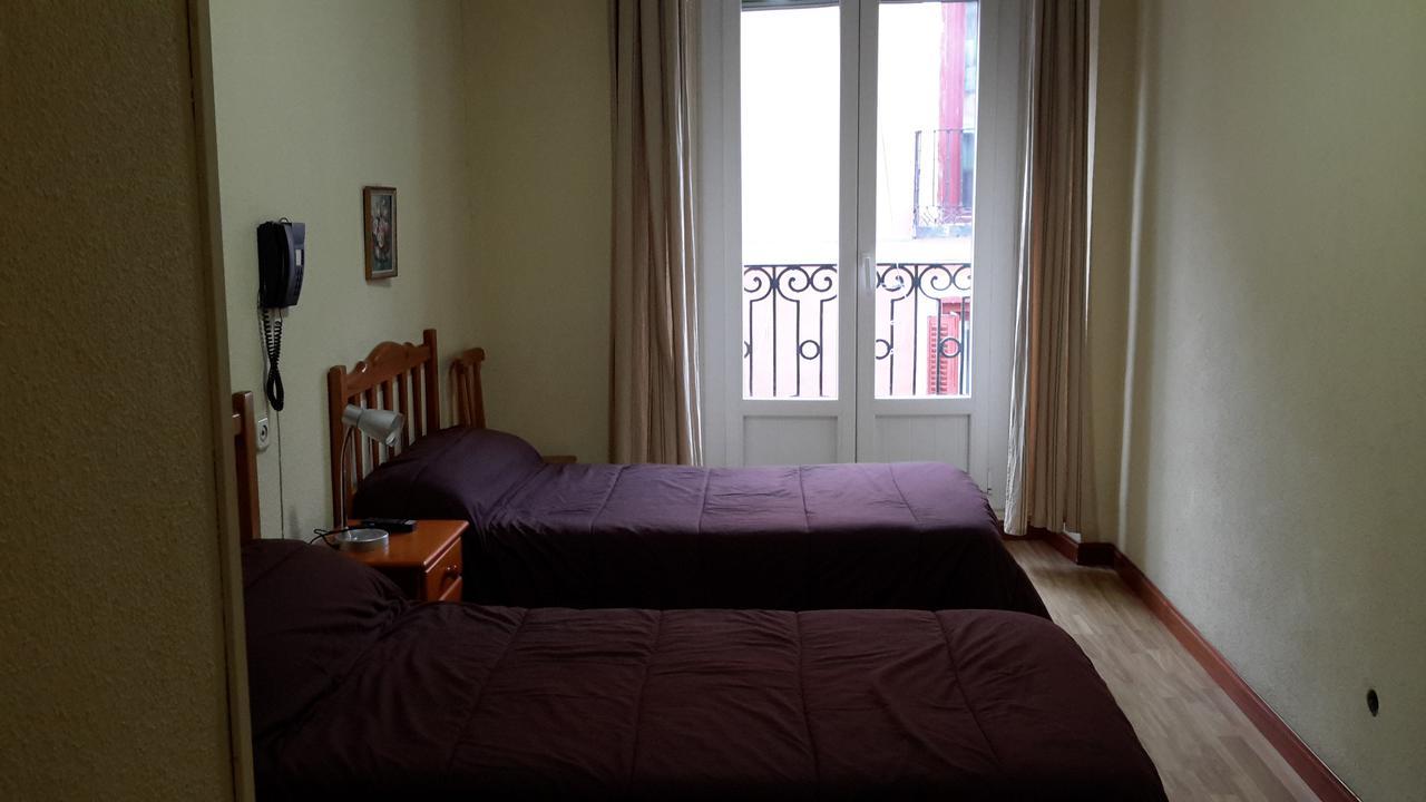 Hostal Rio Parana Madrid Ngoại thất bức ảnh