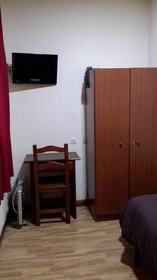 Hostal Rio Parana Madrid Ngoại thất bức ảnh