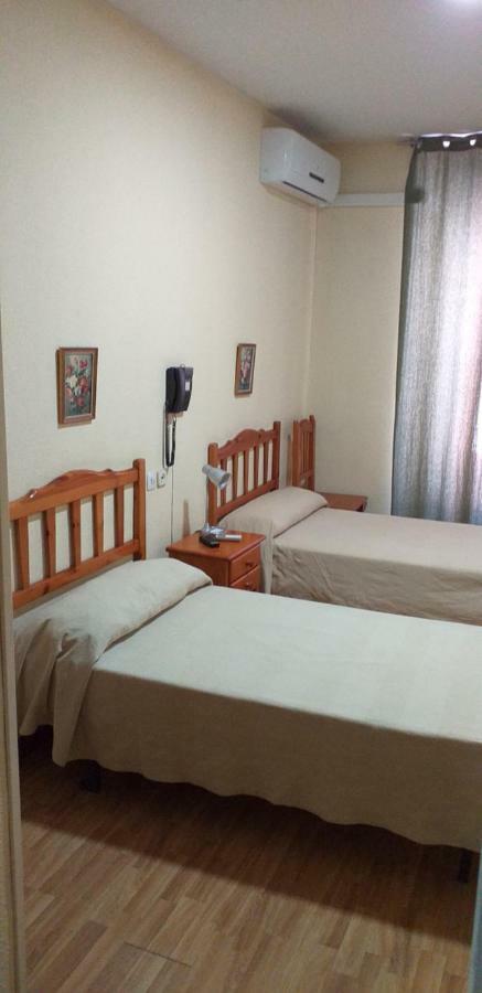Hostal Rio Parana Madrid Ngoại thất bức ảnh
