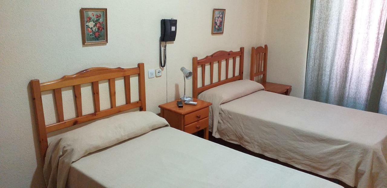 Hostal Rio Parana Madrid Ngoại thất bức ảnh