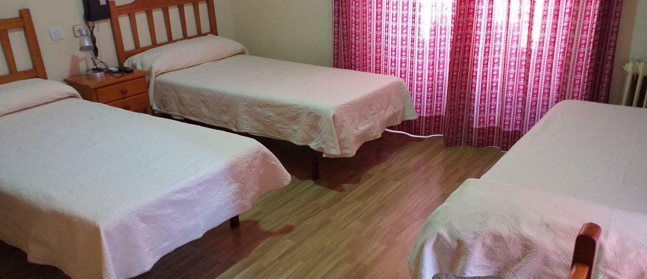 Hostal Rio Parana Madrid Ngoại thất bức ảnh
